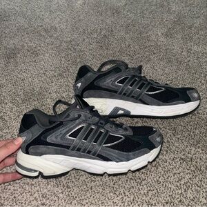 Adidas Response CL